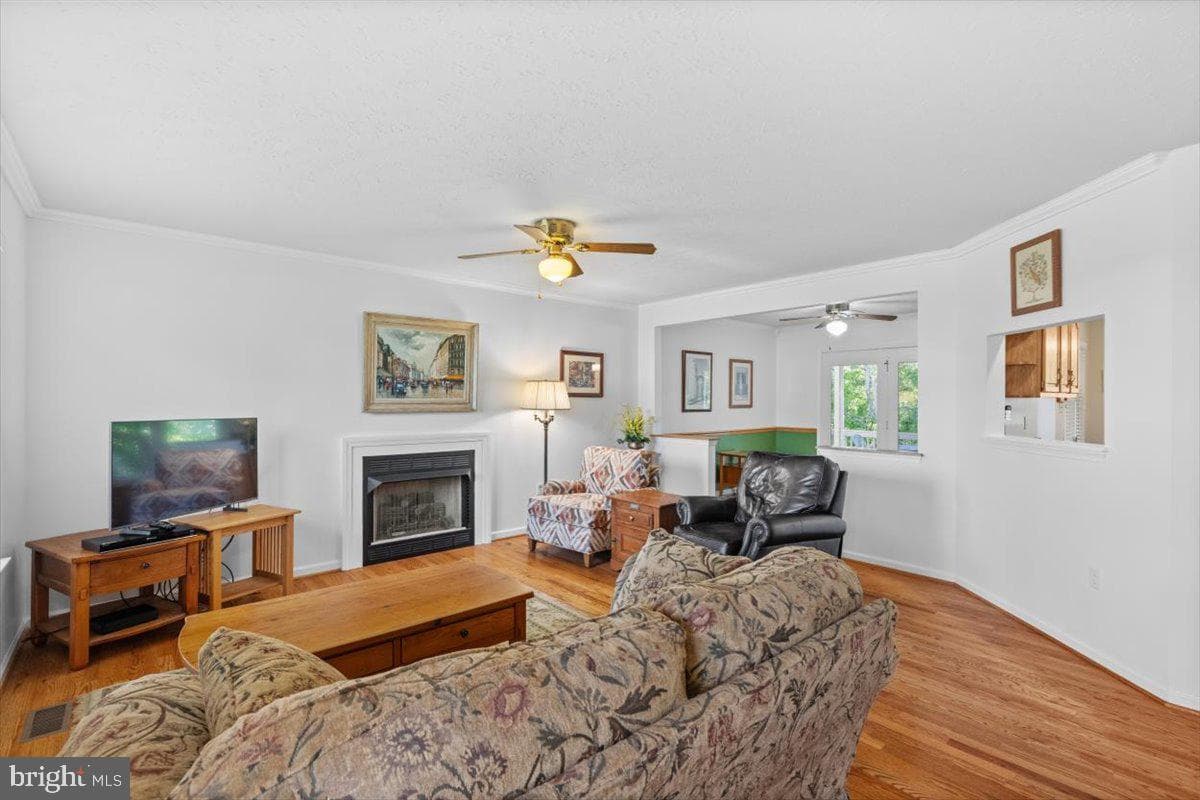 116 Ware Place photo 4