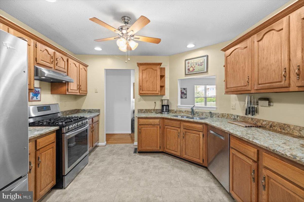 116 Ware Place photo 7