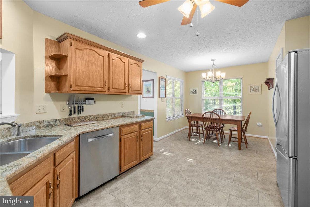116 Ware Place photo 8