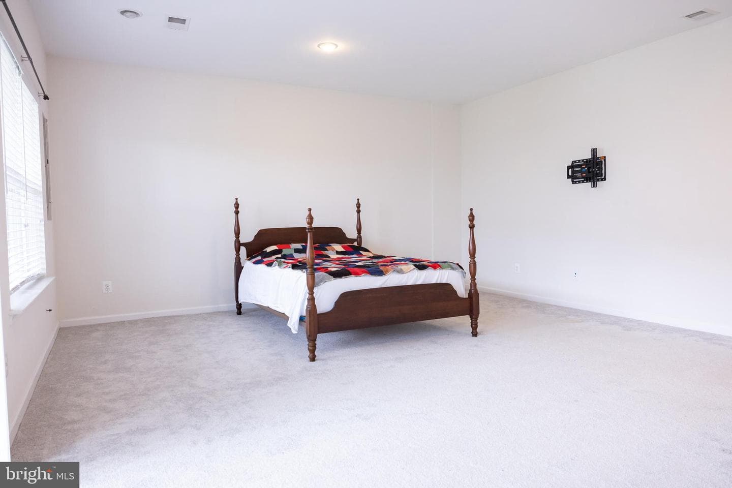 111 Kingsley Drive photo 16