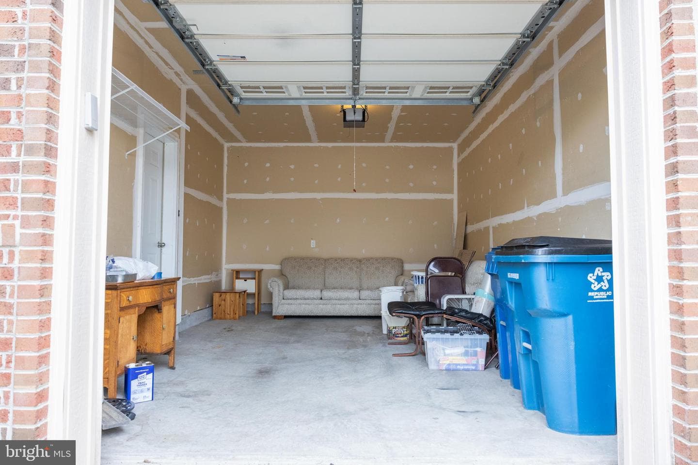 111 Kingsley Drive photo 17