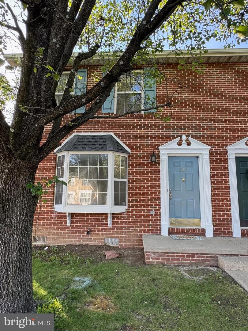 326 Banbury Terrace photo 2