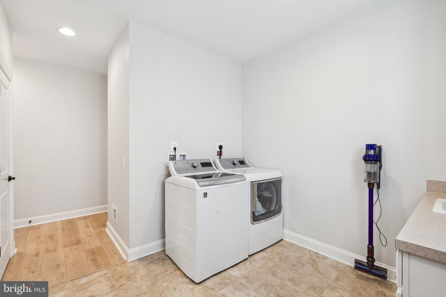 112 Viceroy Way photo 22