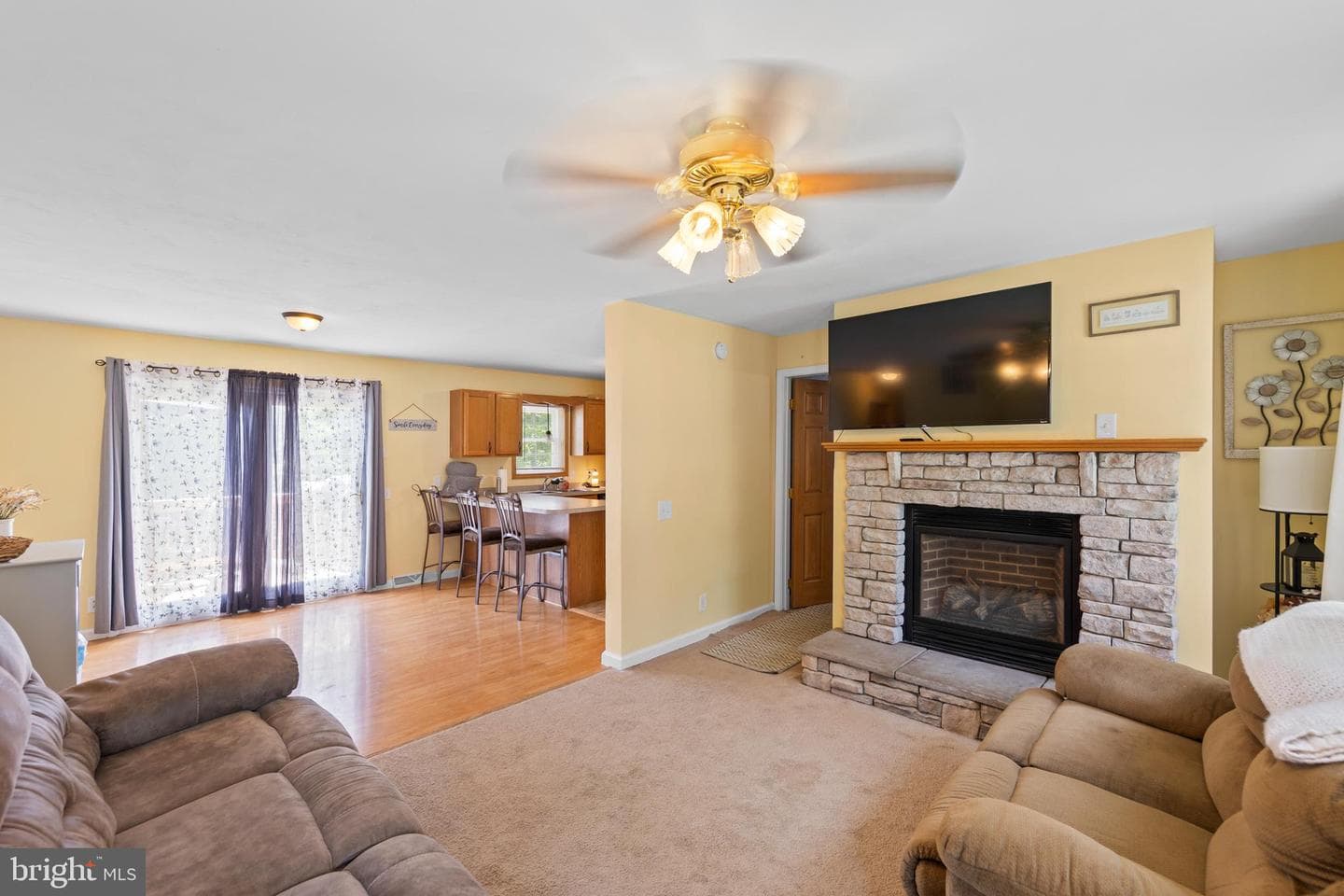 822 Pheasant Drive photo 2