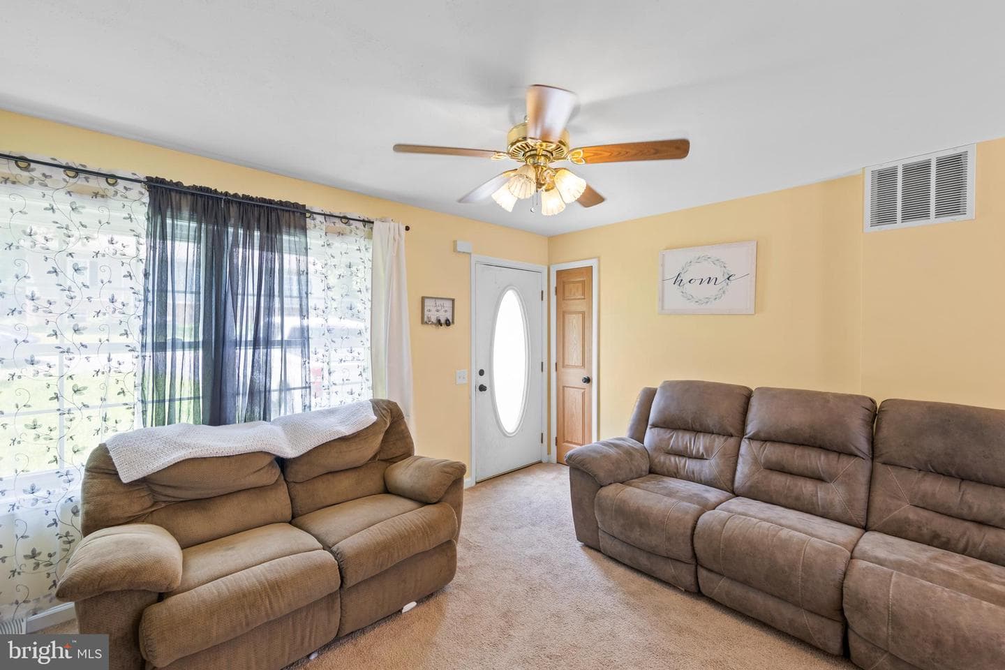 822 Pheasant Drive photo 4