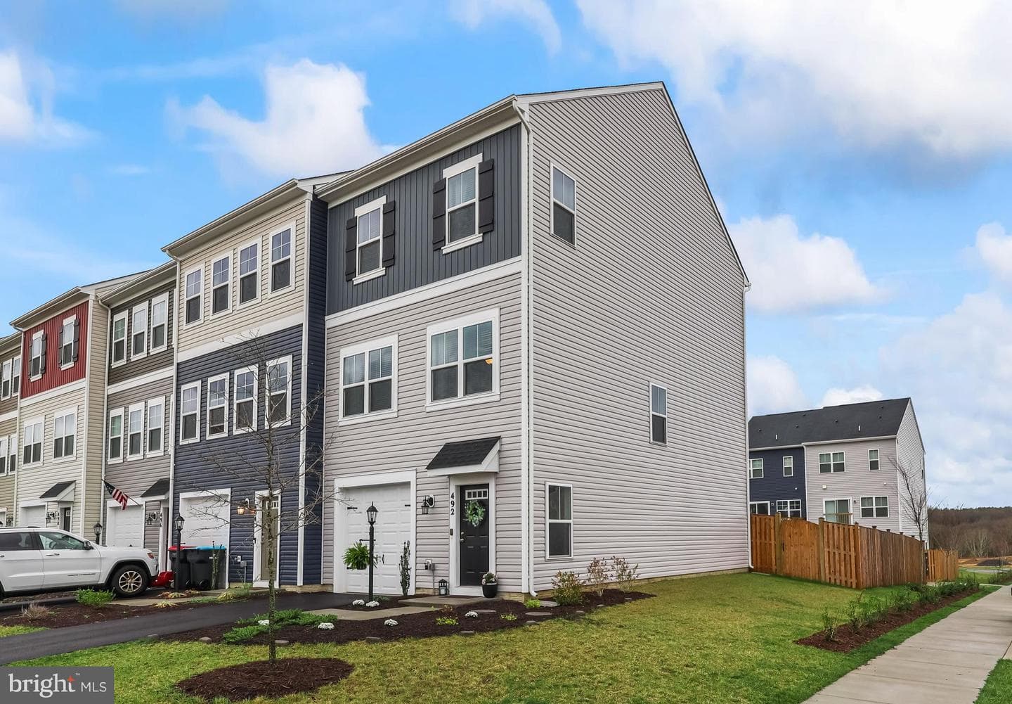 492 Parkland Drive photo 2