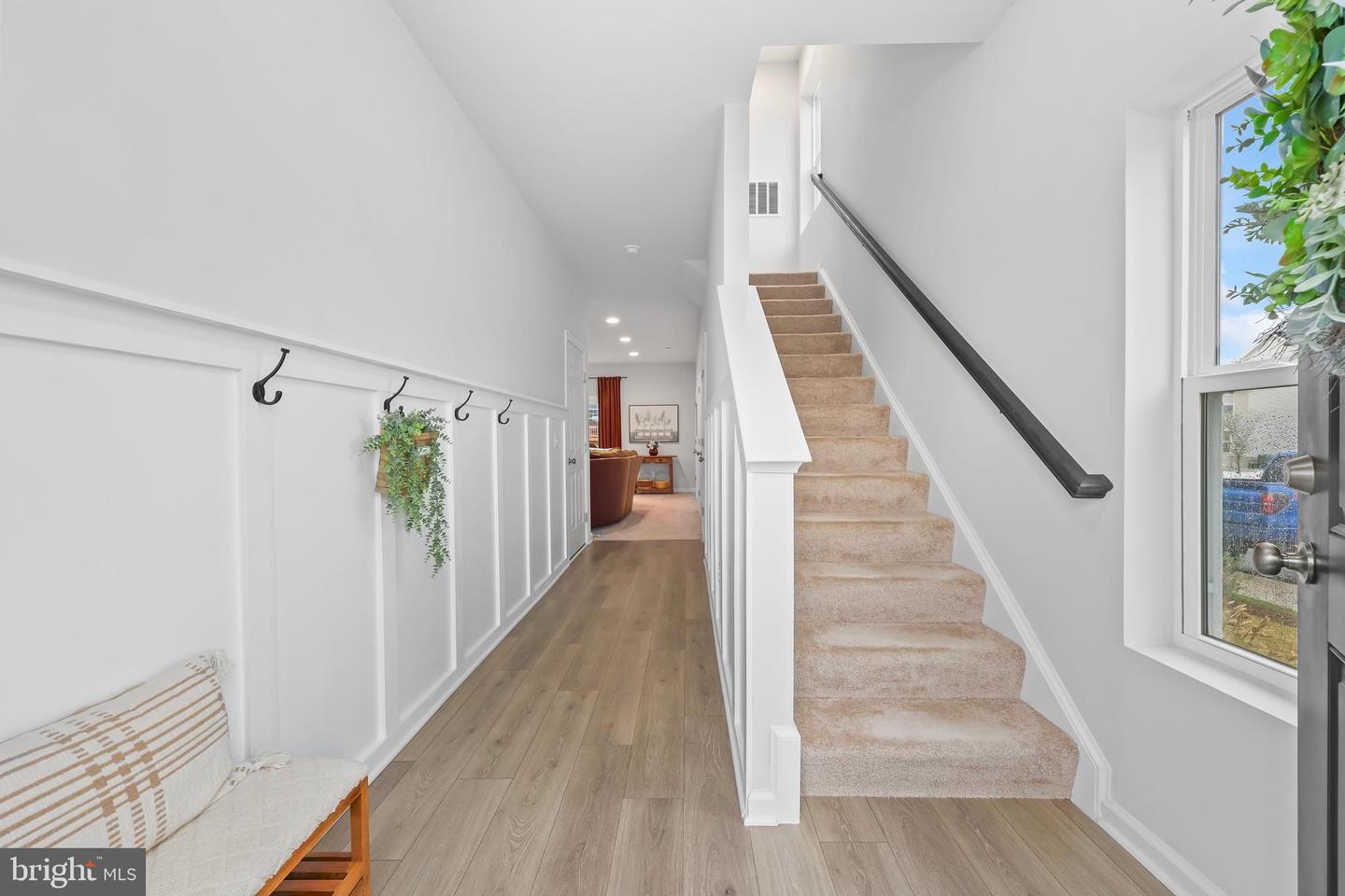 492 Parkland Drive photo 3