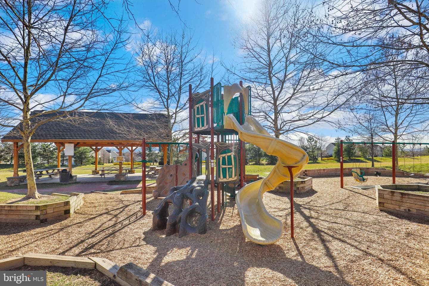 492 Parkland Drive photo 40