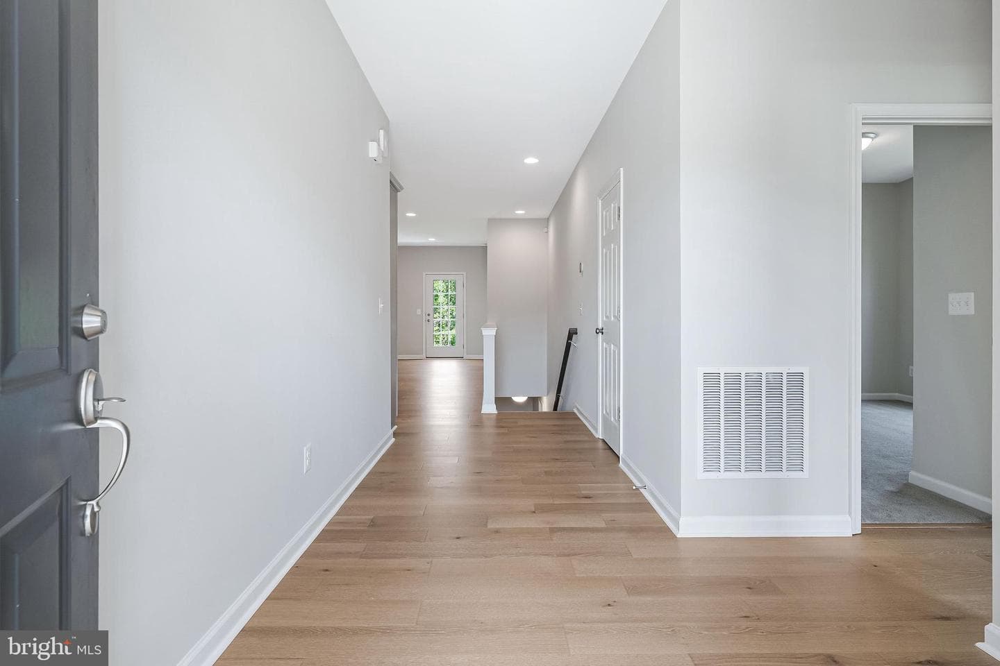 317 Norland Knoll photo 3