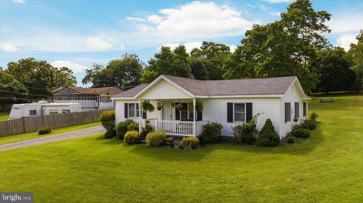 709 Dicks Hollow Road photo 32