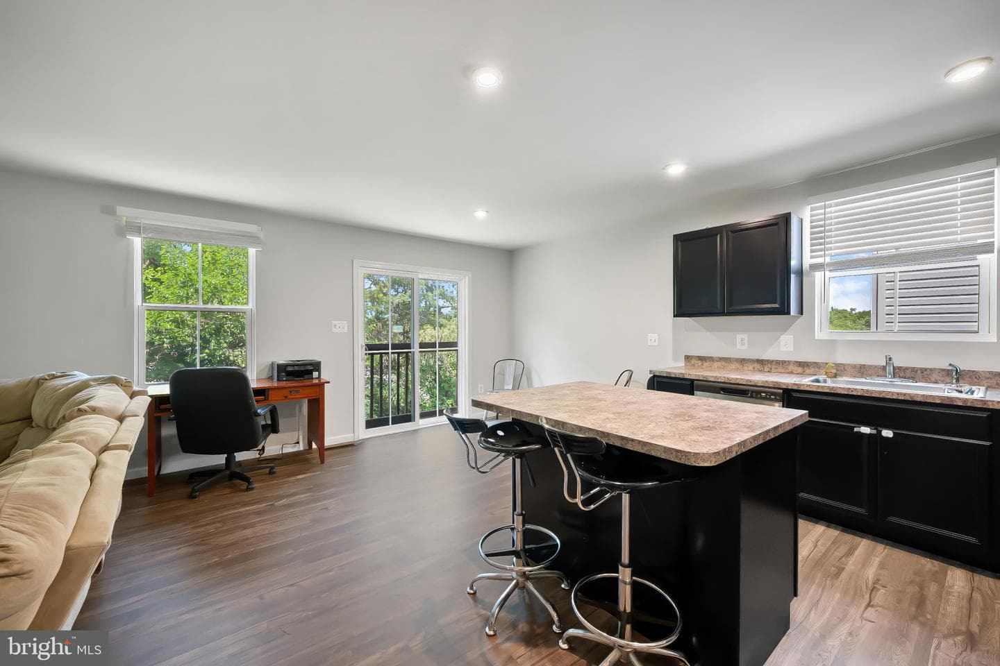 310 Coville Street photo 2