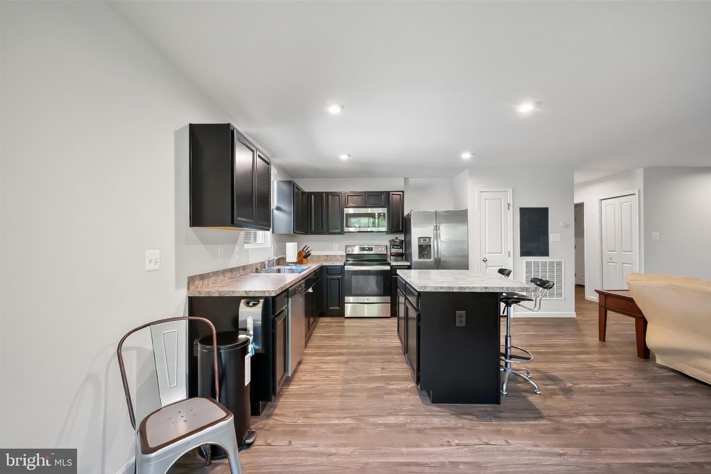 310 Coville Street photo 4