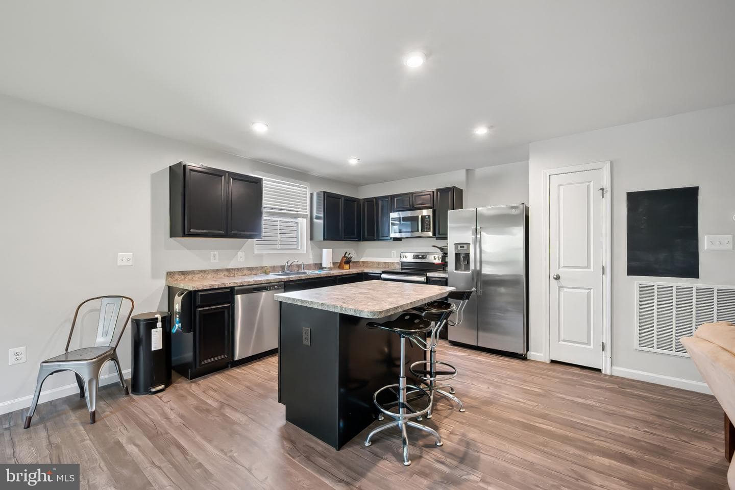 310 Coville Street photo 5