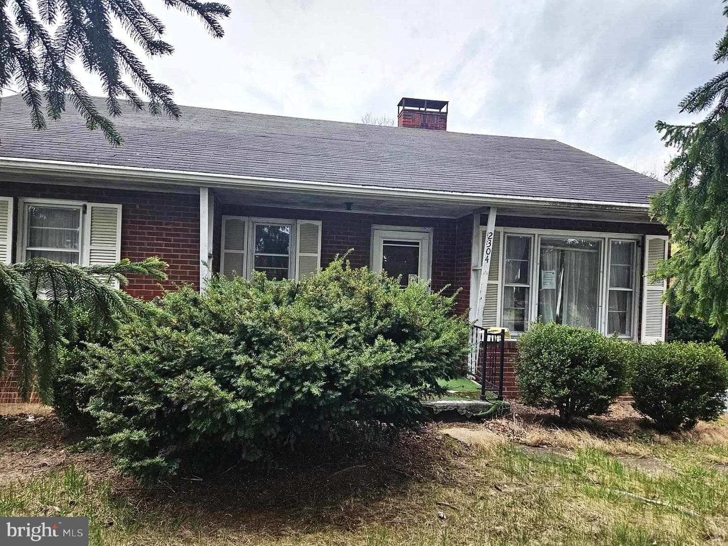 2304 Front Royal Pike photo 2