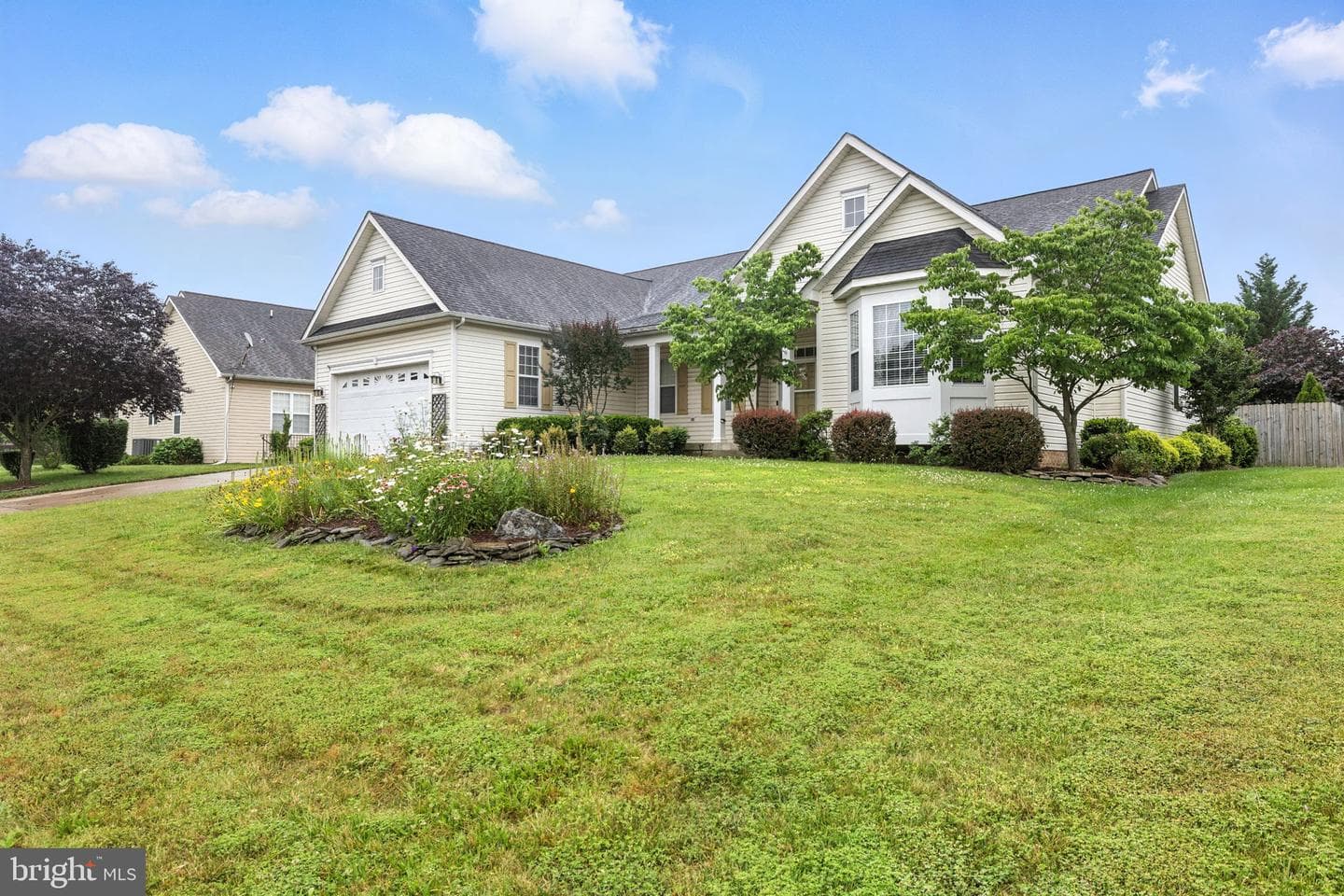125 Dewberry Drive photo 3
