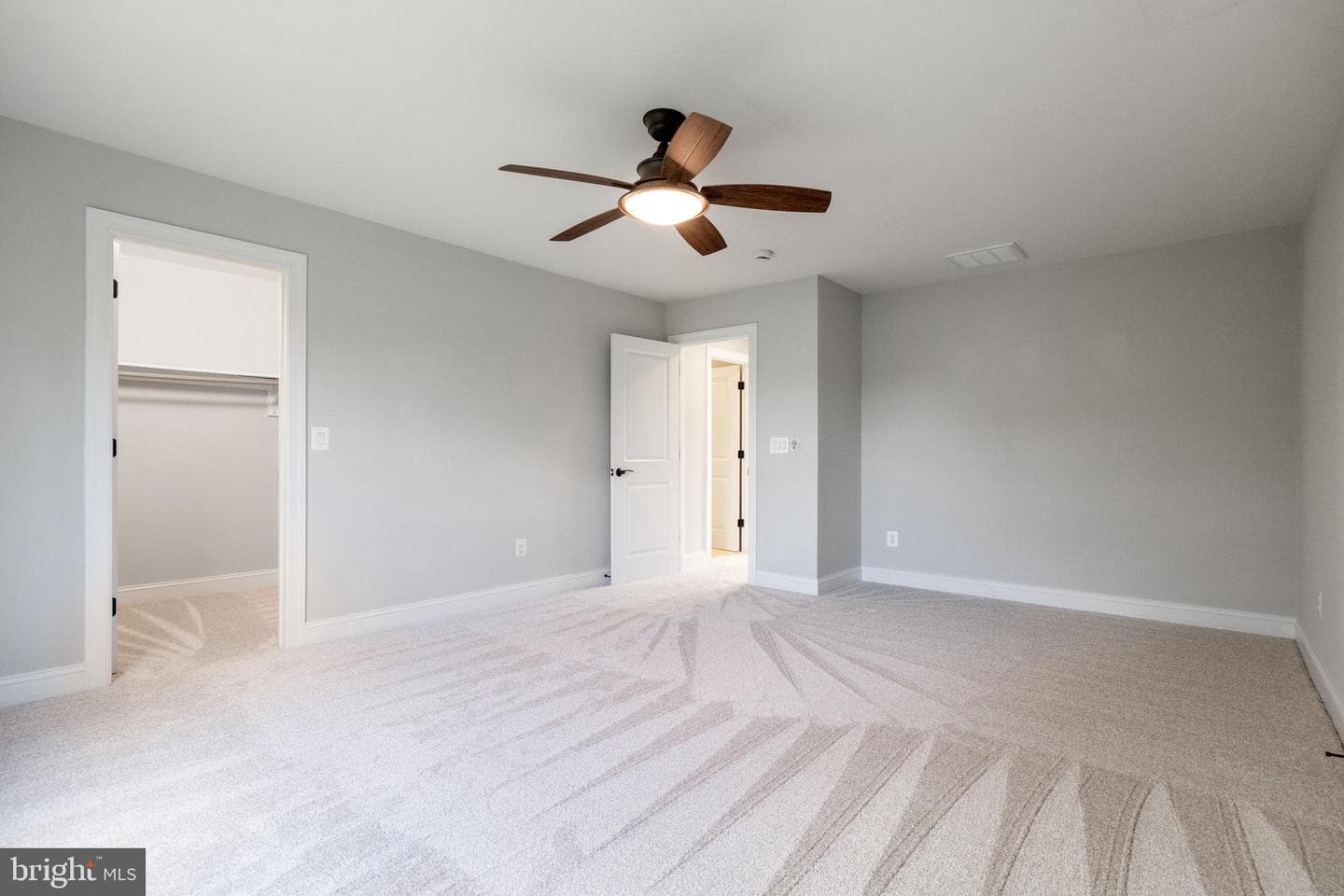 105 Harvester Drive photo 44