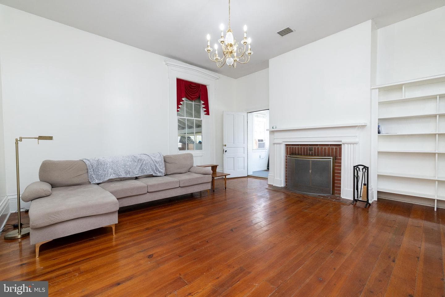 5378 Main Street photo 8
