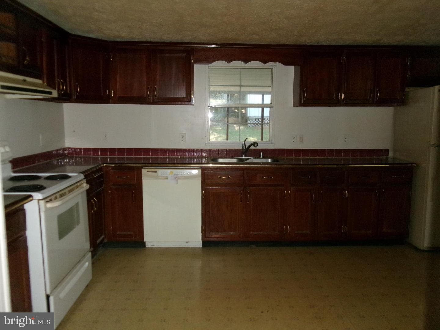 125 Whispering Knolls Drive photo 10