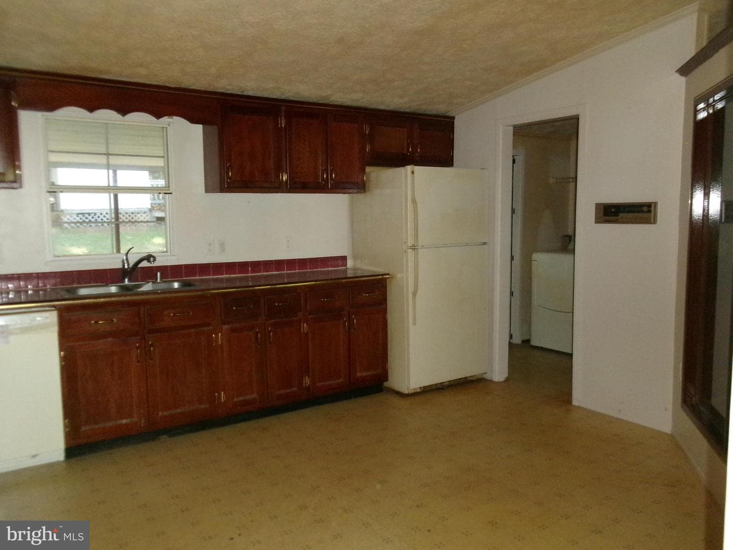 125 Whispering Knolls Drive photo 11