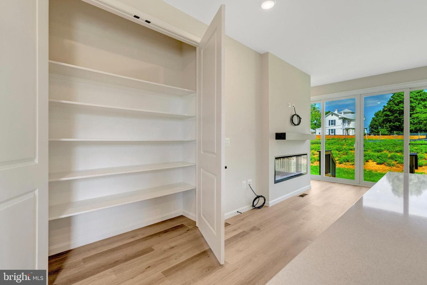 100 Midsummer Lane photo 22