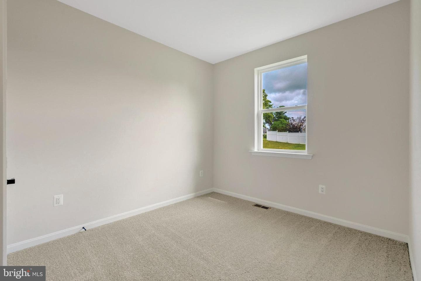 100 Midsummer Lane photo 6