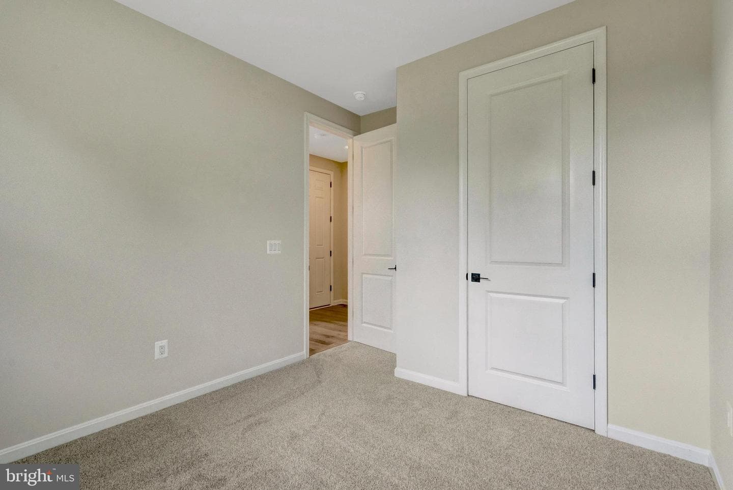 100 Midsummer Lane photo 7