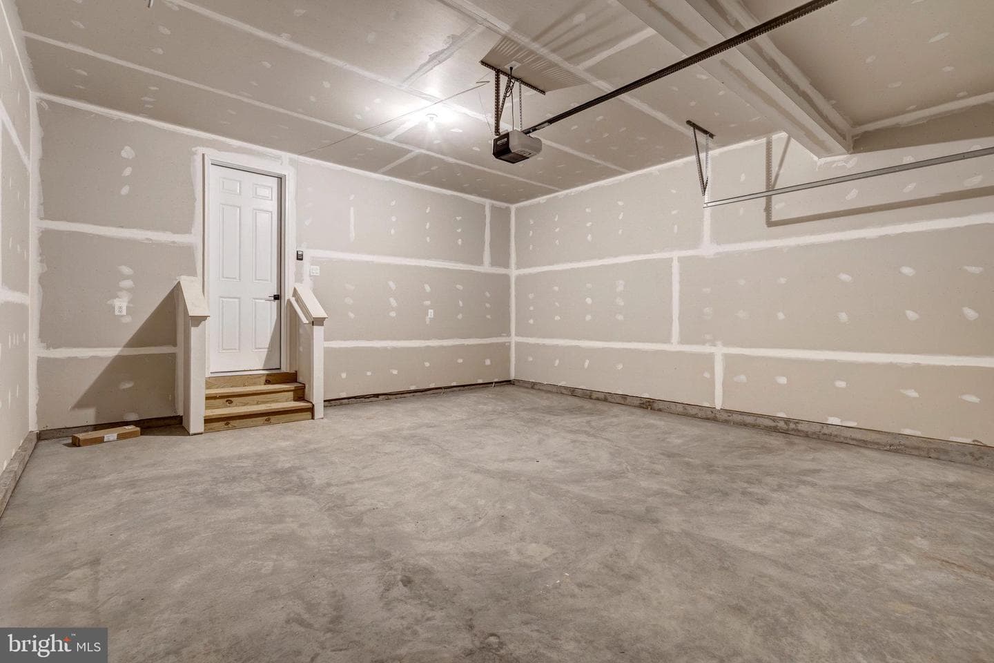 102 Midsummer Lane photo 21