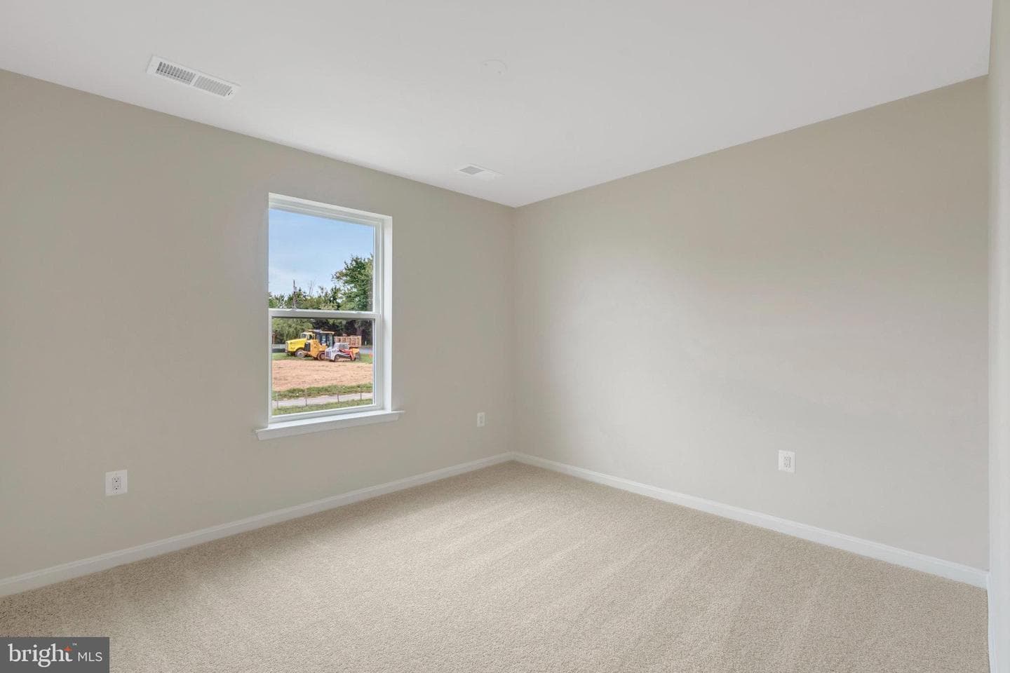 102 Midsummer Lane photo 27