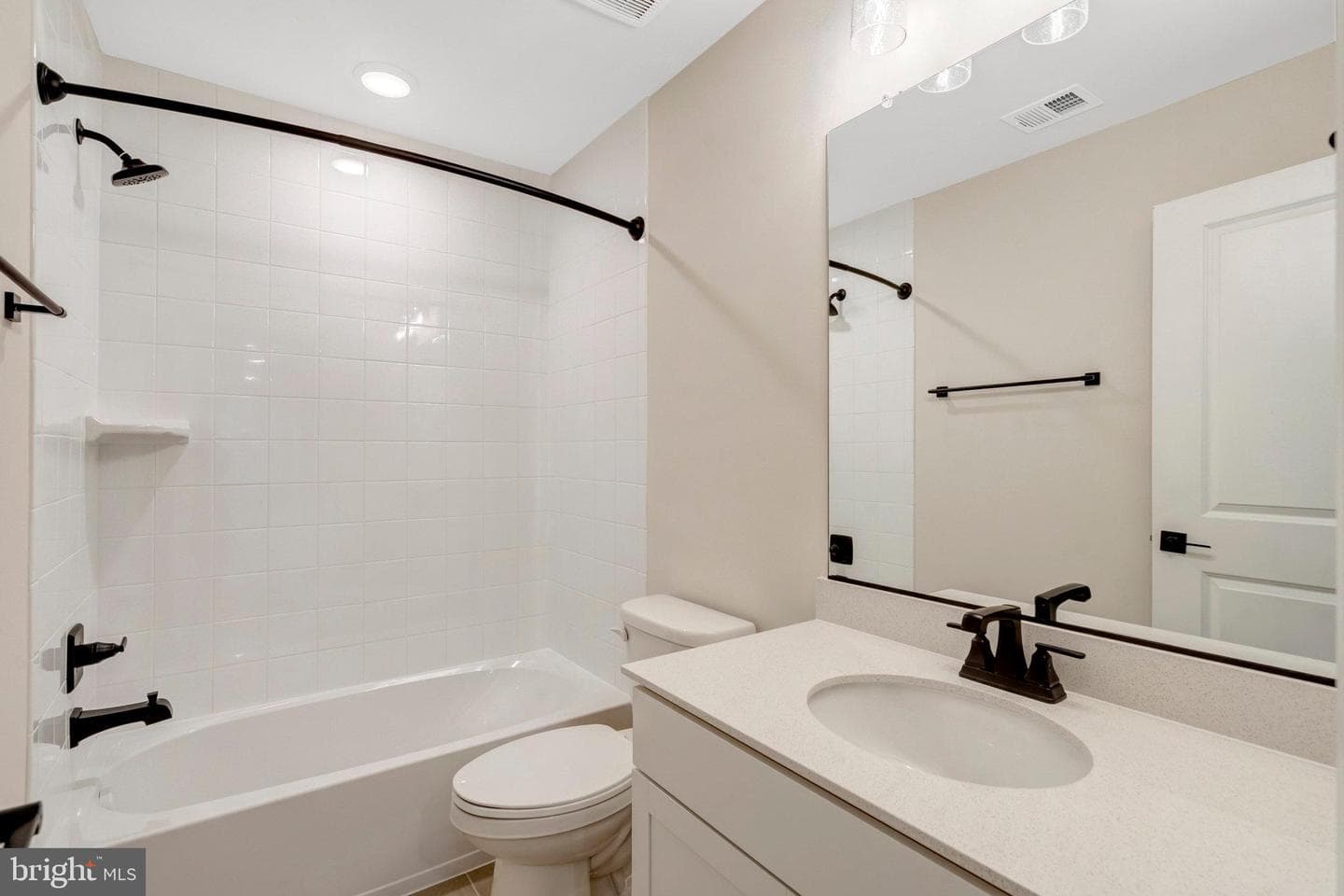 102 Midsummer Lane photo 29