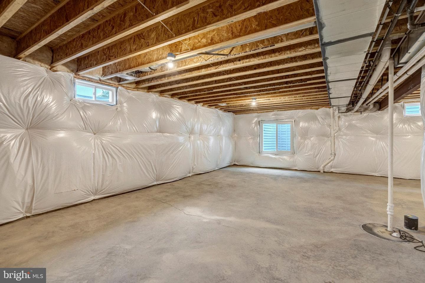102 Midsummer Lane photo 41