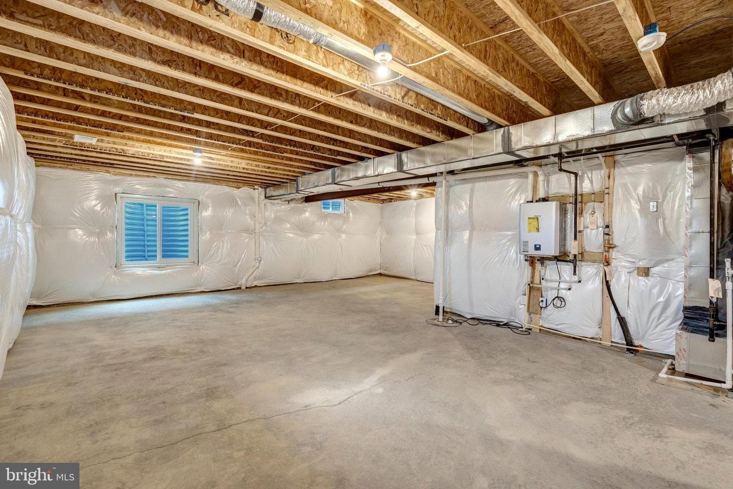 102 Midsummer Lane photo 42
