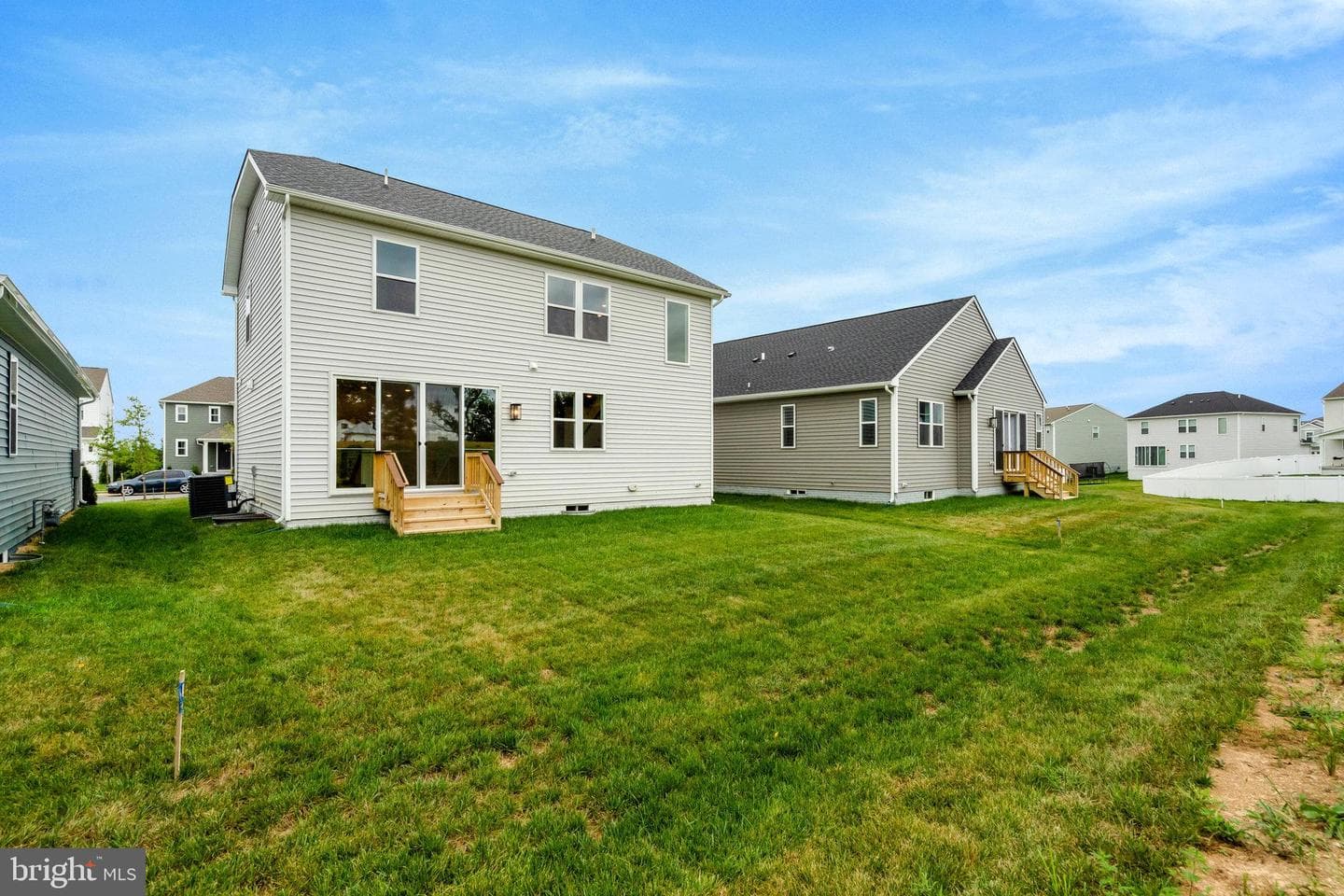 102 Midsummer Lane photo 48
