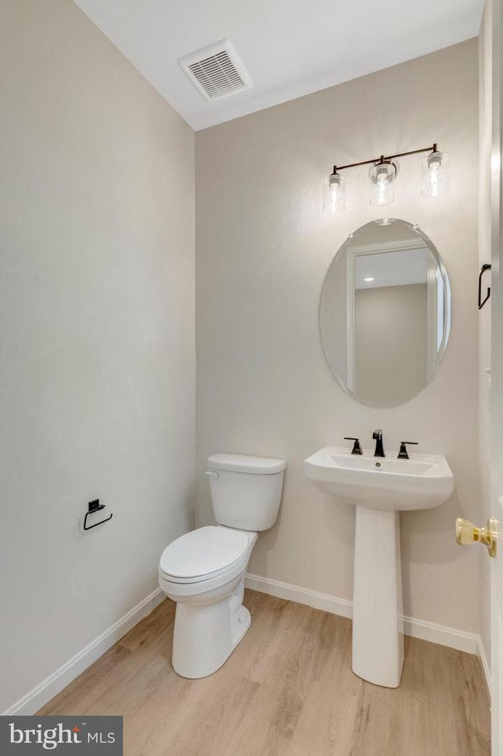 102 Midsummer Lane photo 7