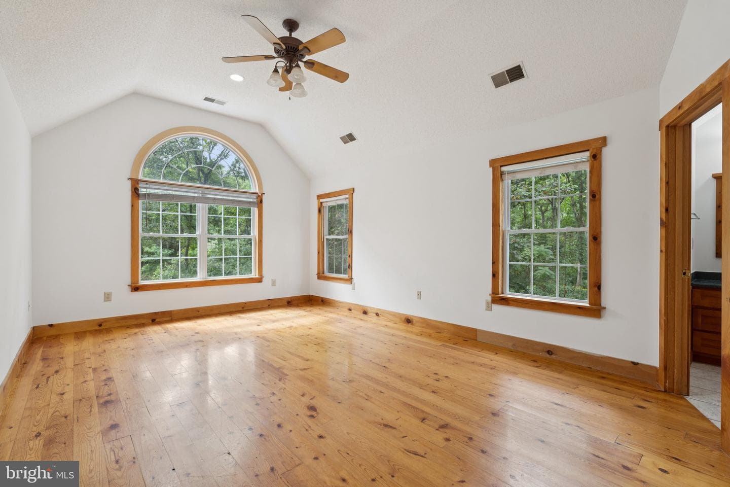 360 Clearview Drive photo 28