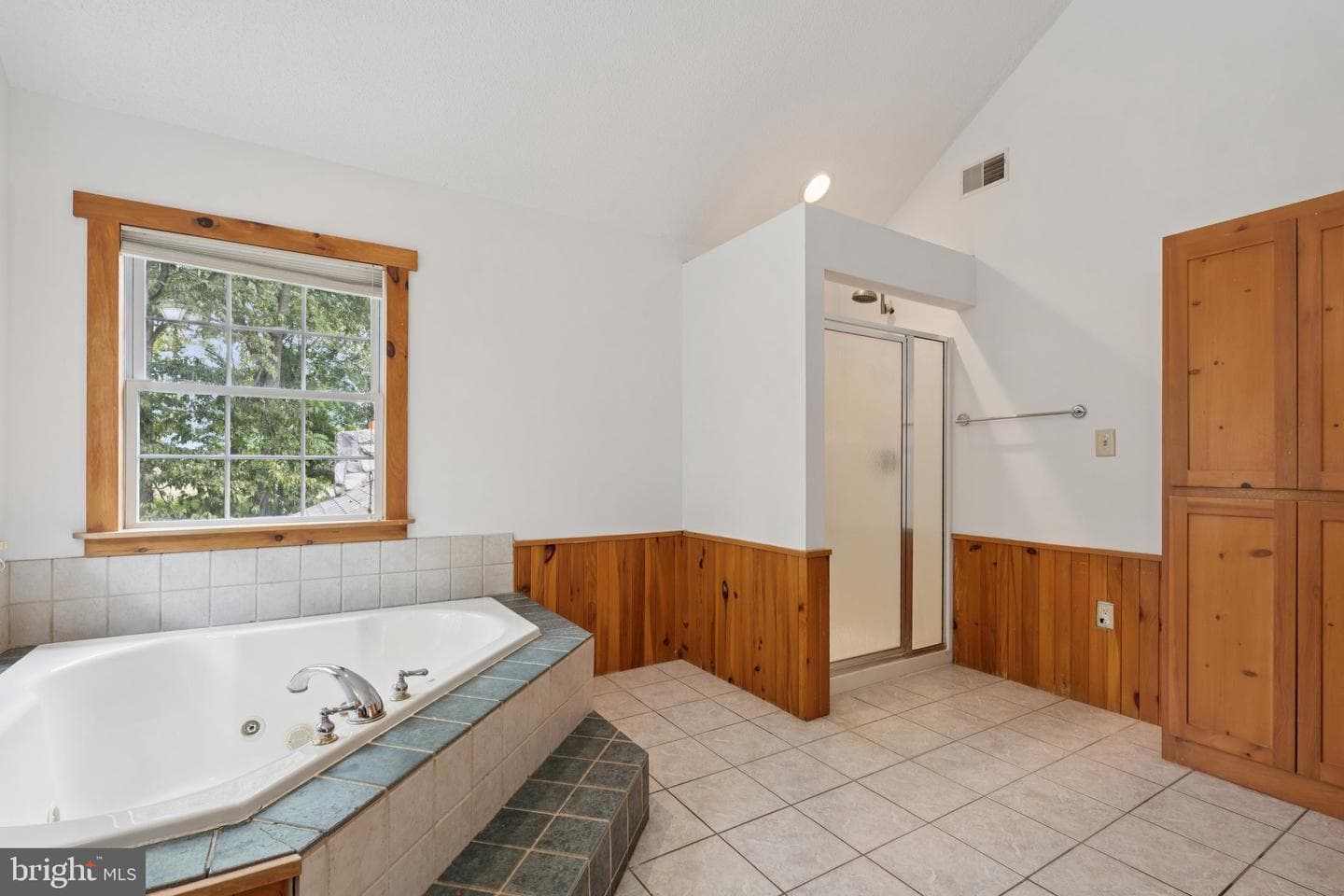 360 Clearview Drive photo 32