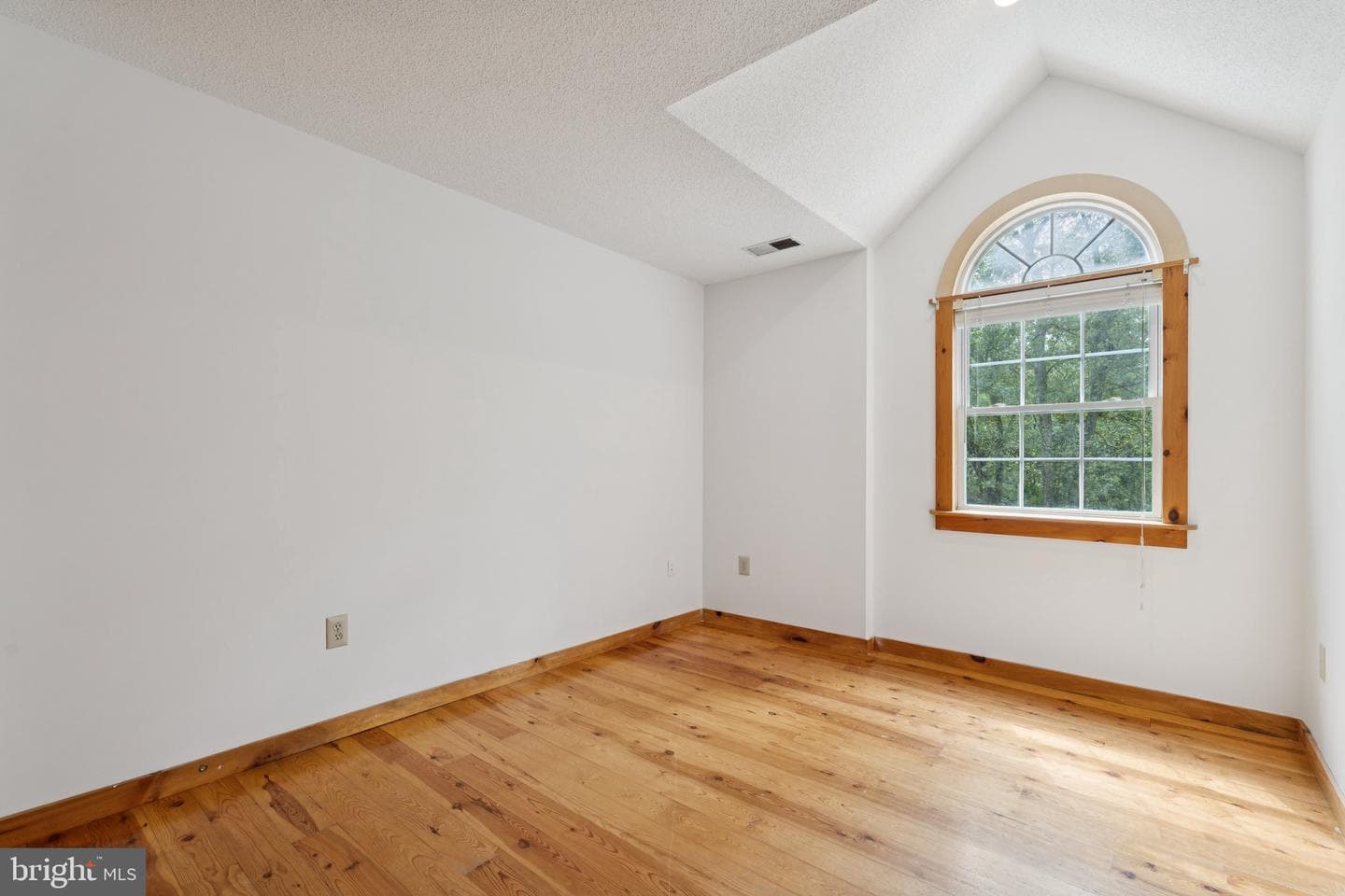 360 Clearview Drive photo 33
