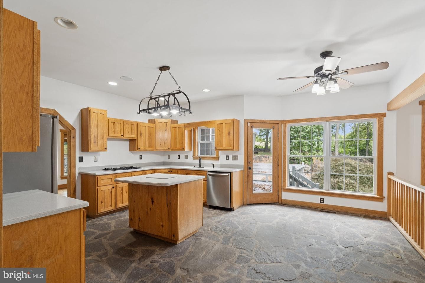 360 Clearview Drive photo 5