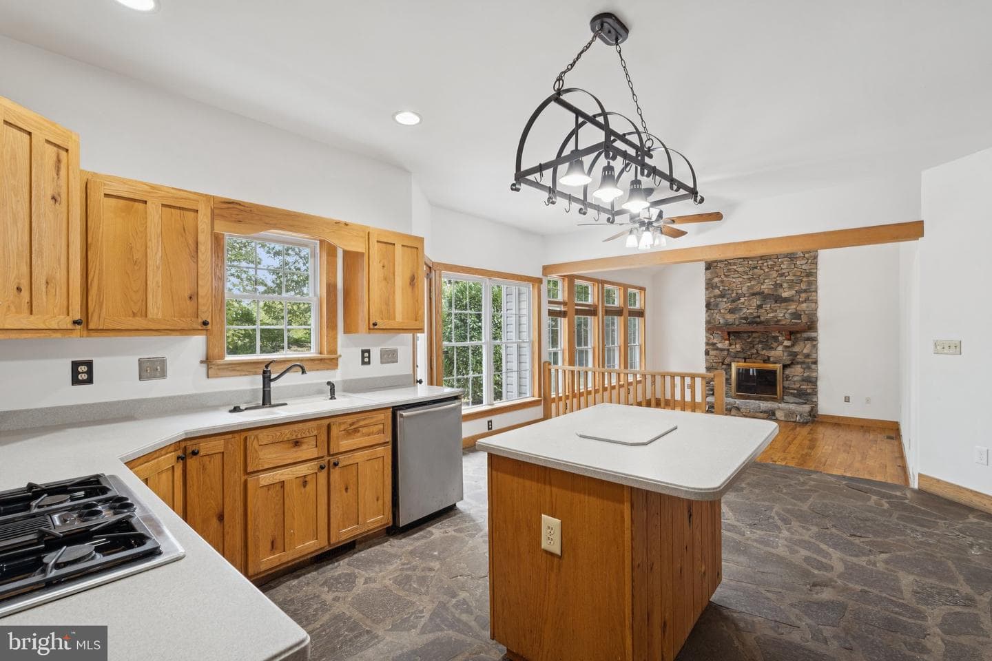 360 Clearview Drive photo 9