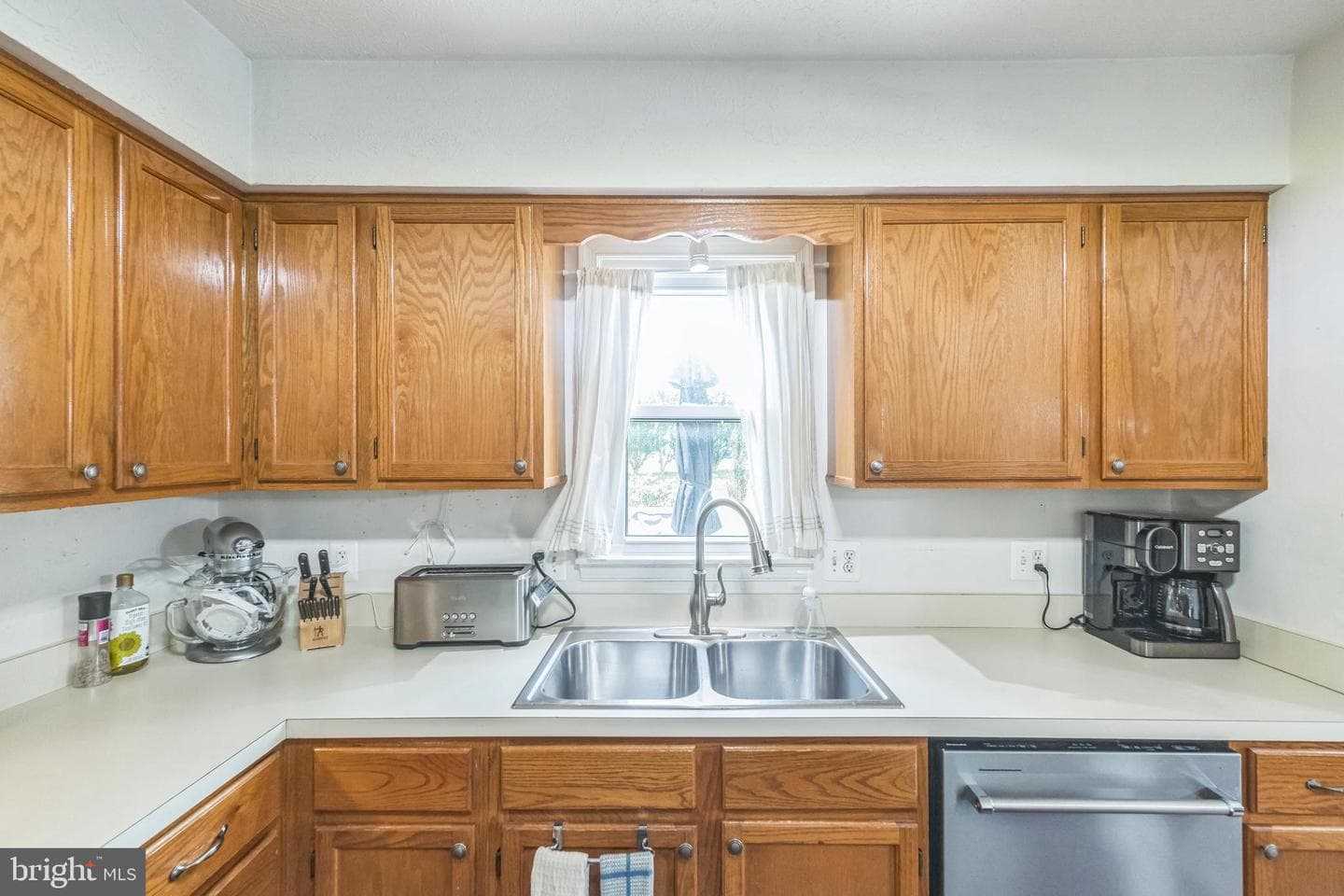 203 Pembridge Drive photo 15