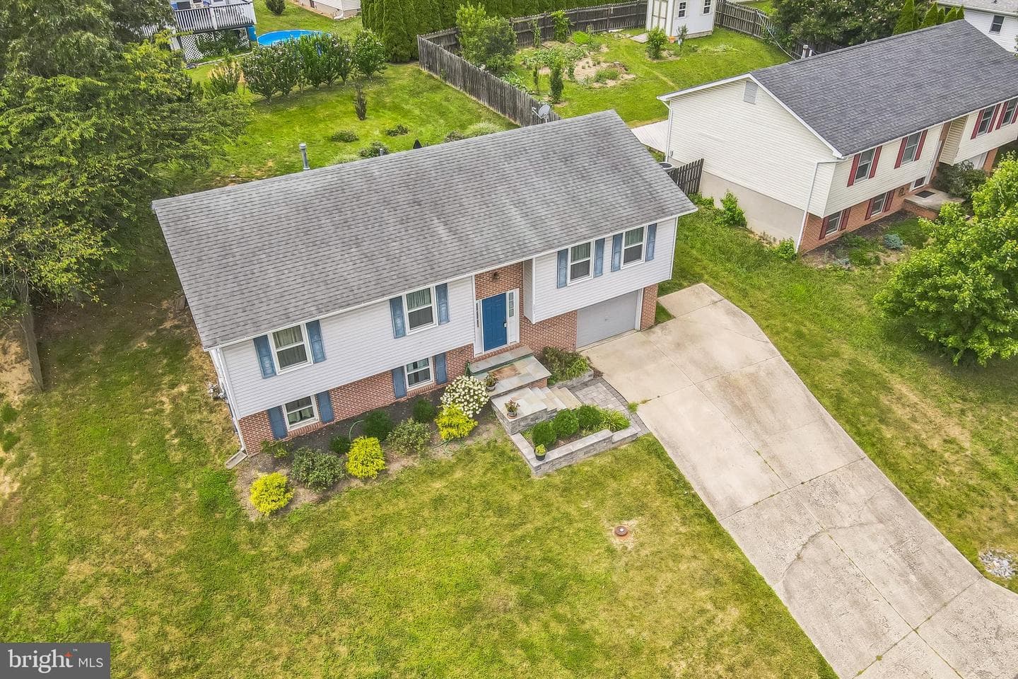 203 Pembridge Drive photo 3