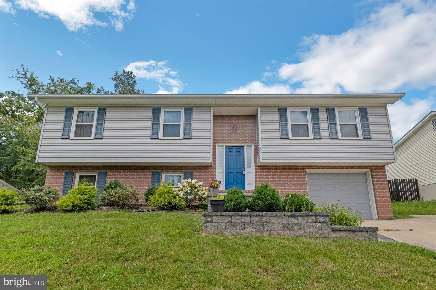 203 Pembridge Drive photo 4