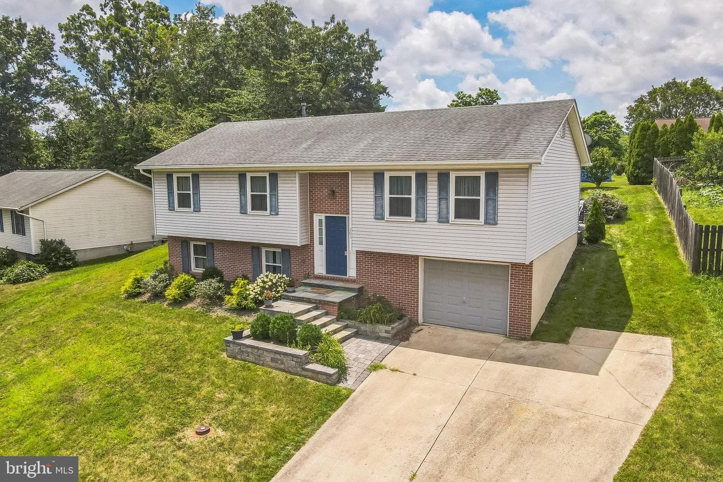 203 Pembridge Drive photo 5
