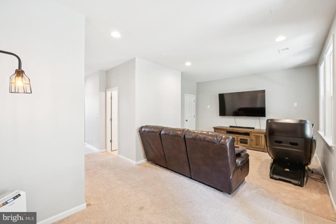 149 Biscane Court photo 32