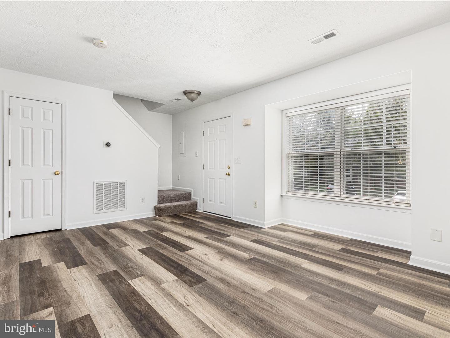 429 Ridgefield Avenue photo 3