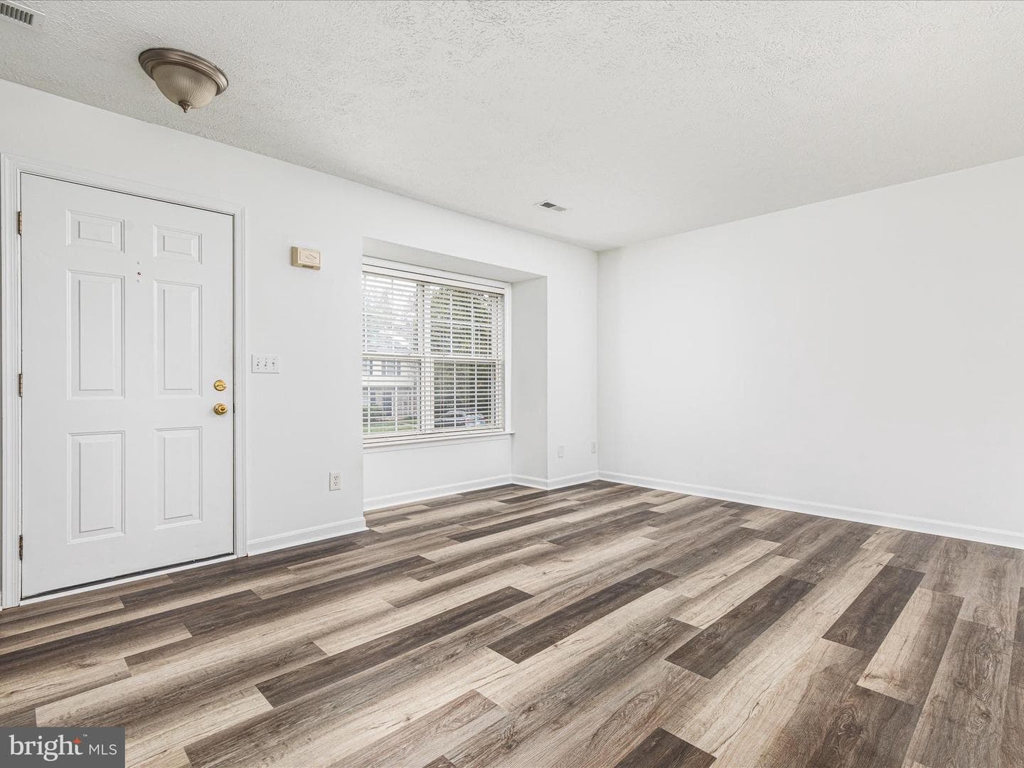 429 Ridgefield Avenue photo 4
