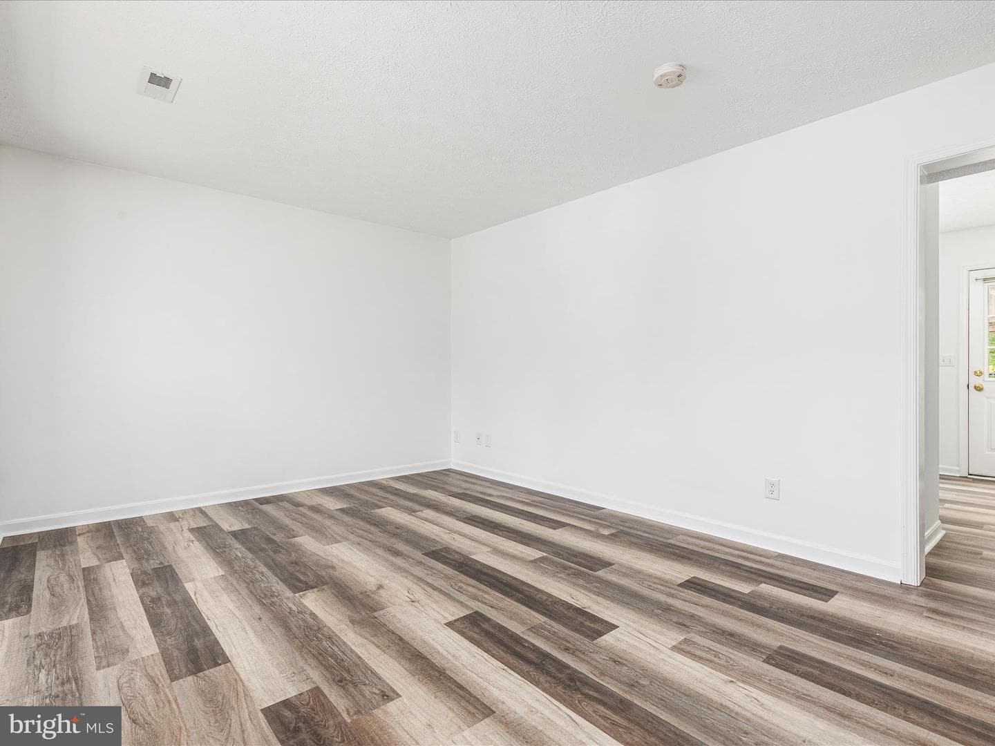 429 Ridgefield Avenue photo 5
