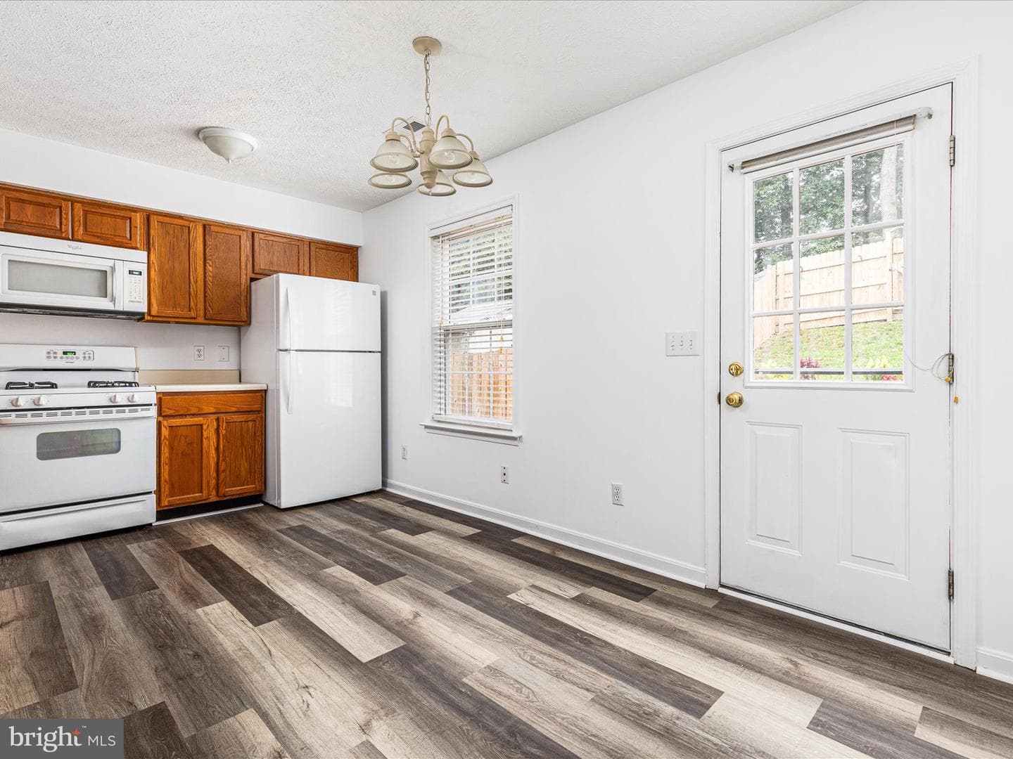 429 Ridgefield Avenue photo 8