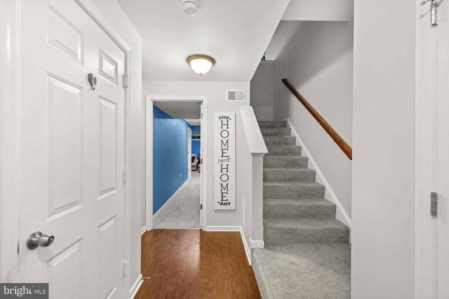 216 Monticello Square photo 9