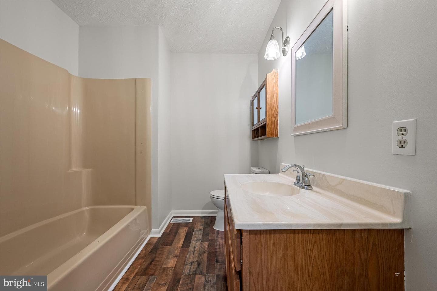 208 Wythe Avenue photo 19