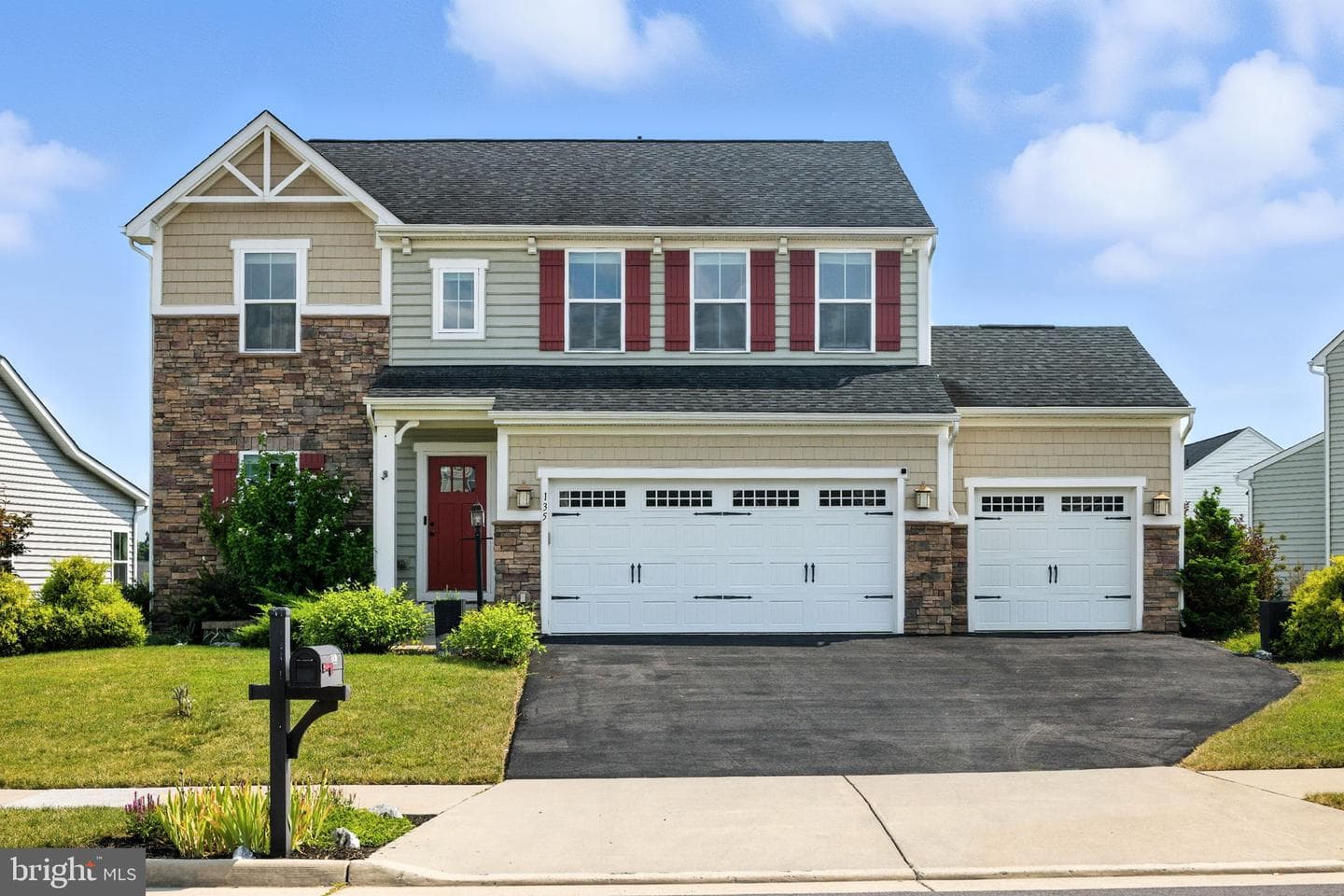 135 Skipper Drive photo 1